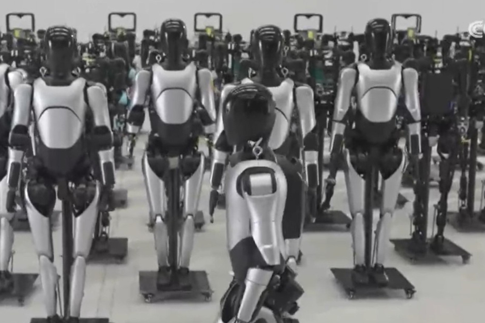 央视报道！揭秘j9娱乐机器人量产超级工厂